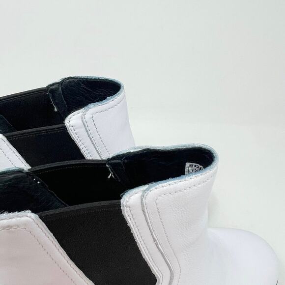 Sorel Uptown Chelsea Womens 9 White Leather w/Black Wedge Ankle Boot Snow - Picture 9 of 10